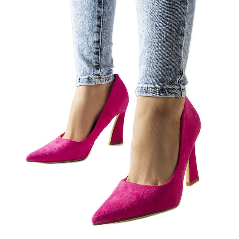 Lindan vaaleanpunaiset pumput epäsymmetrisellä tikkakorolla vaaleanpunainen