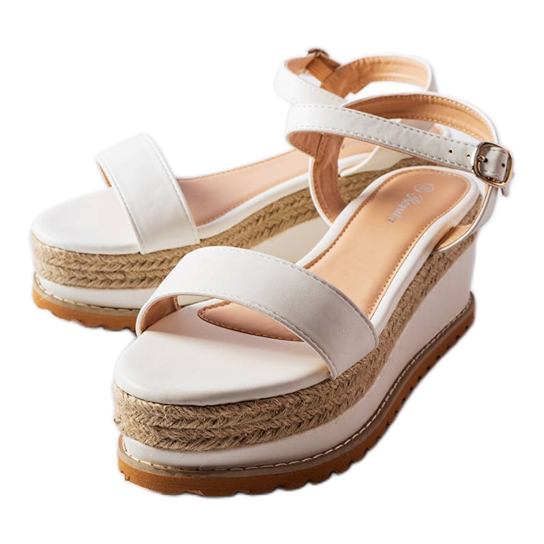 Accessin valkoiset kiila sandaalit valkoinen