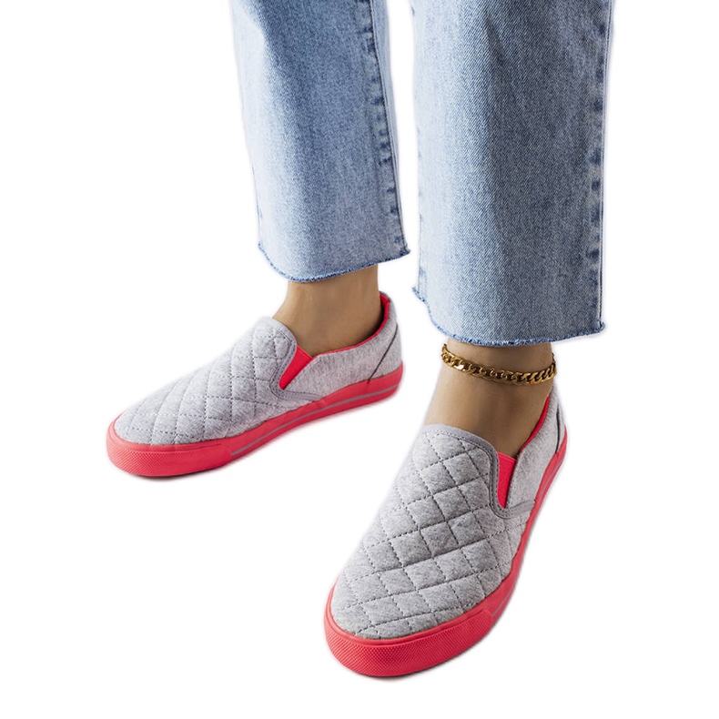 Balsamon harmaat tikatut slip-on lenkkarit