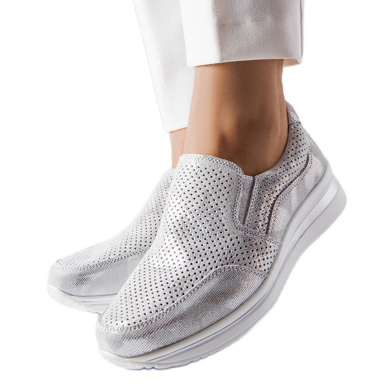 Hopeiset, avoimet kiilamaiset lenkkarit hopea