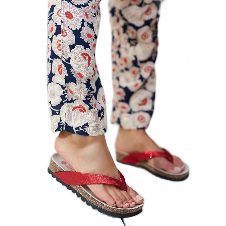 Isidoron punaiset brokatisandaalit punainen