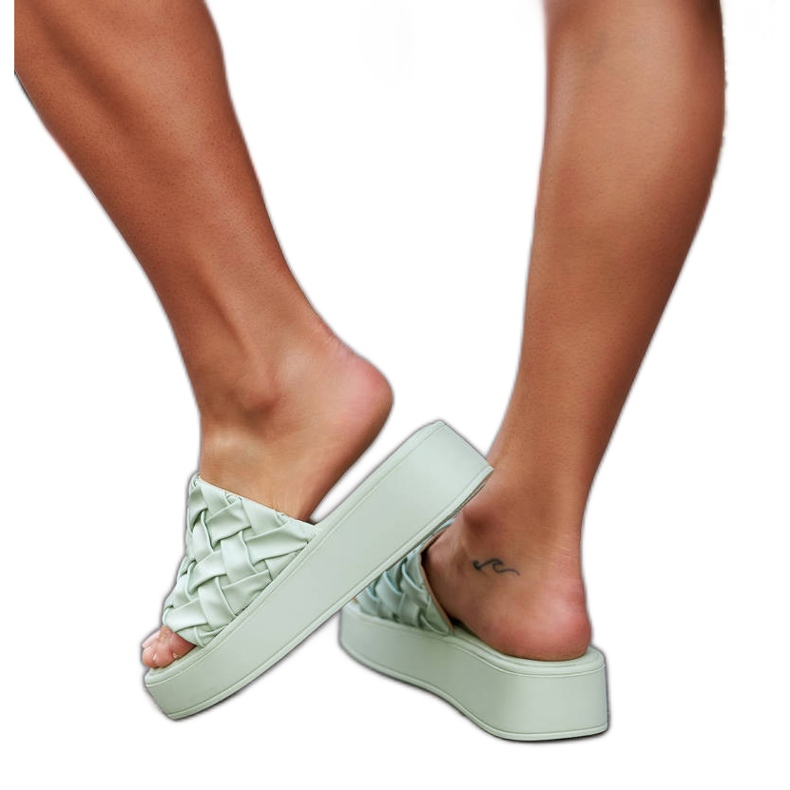 Vihreät tossut Esposito-tasolla