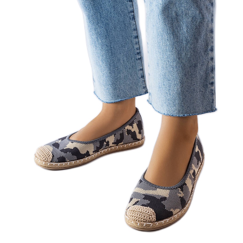 Benedumin harmaat slip-on espadrillit