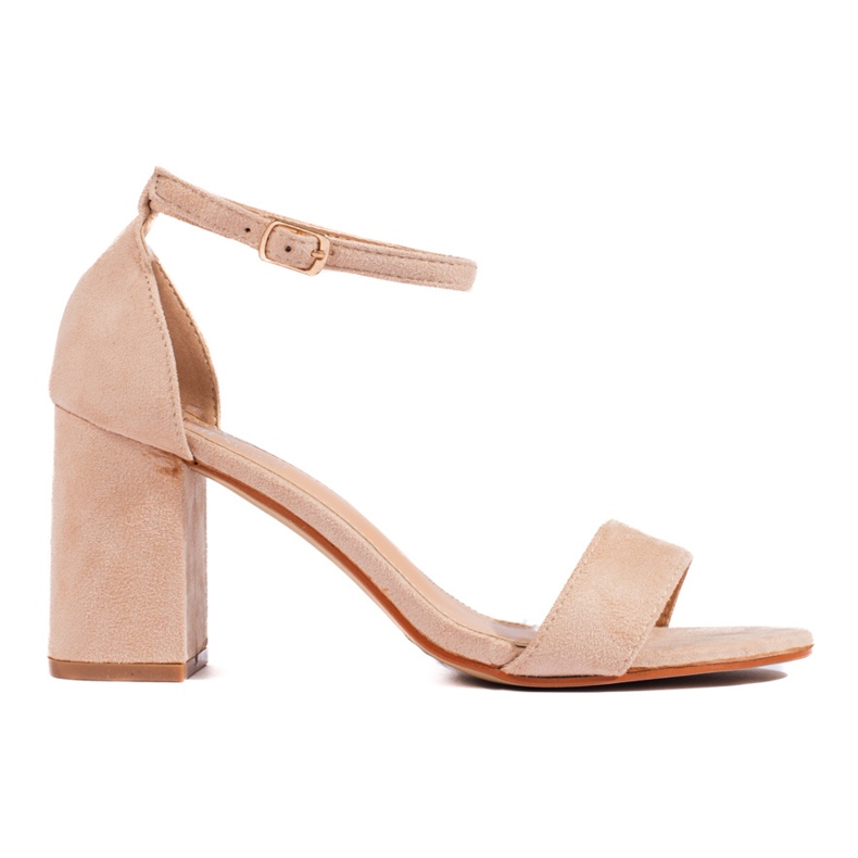 Naisten klassiset sandaalit beigessä Shelovet-tolppassa