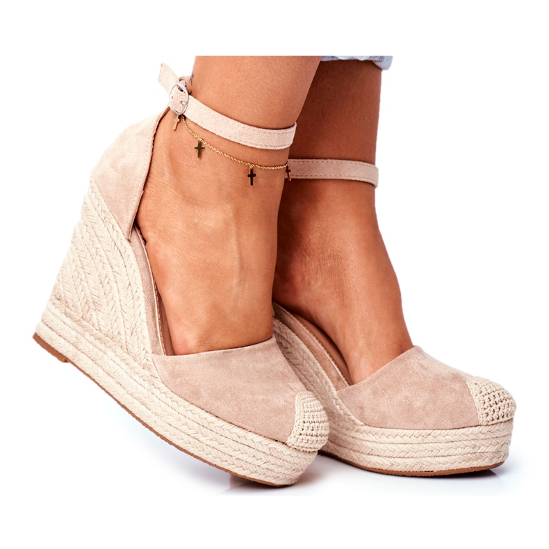 Beige Wedge sandaalit punoksilla