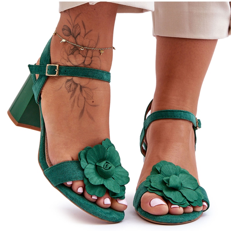 S. BARSKI Suede sandaalit, joissa kukka S.Barski 04 Green vihreä