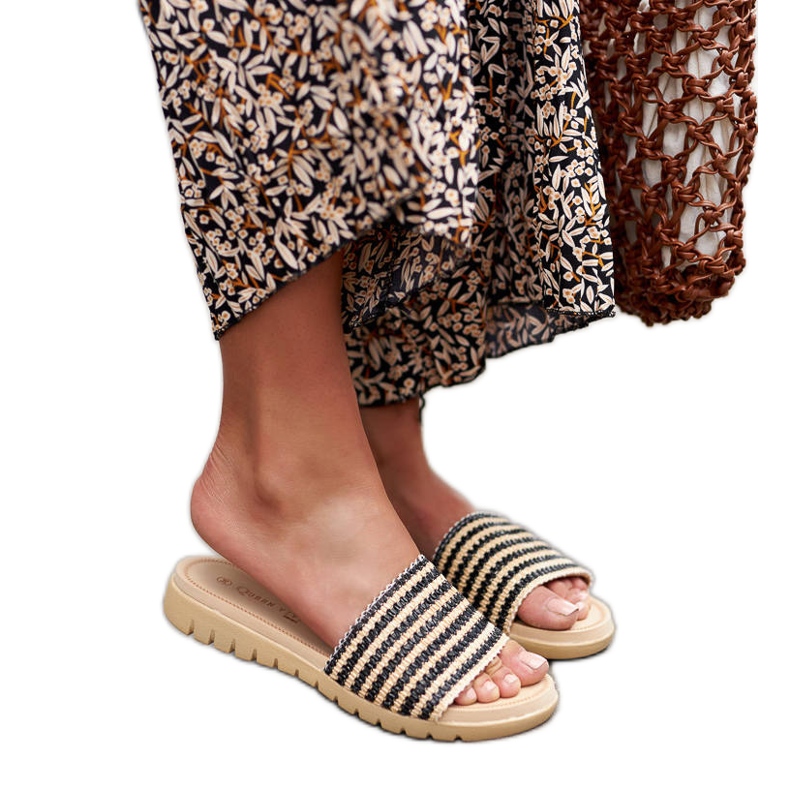 Mustat kudotut Capovalle-liukumäet