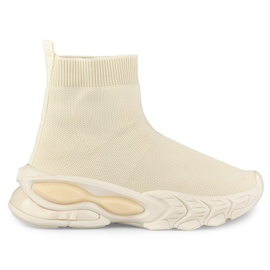 Naisten korkeabeiget kengät