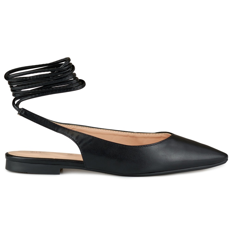 Mustat solmitut balerinat