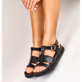 Naisten klassiset mustat sandaalit