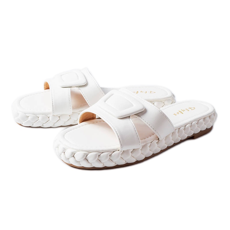 Francesco valkoiset tossut tasolla valkoinen