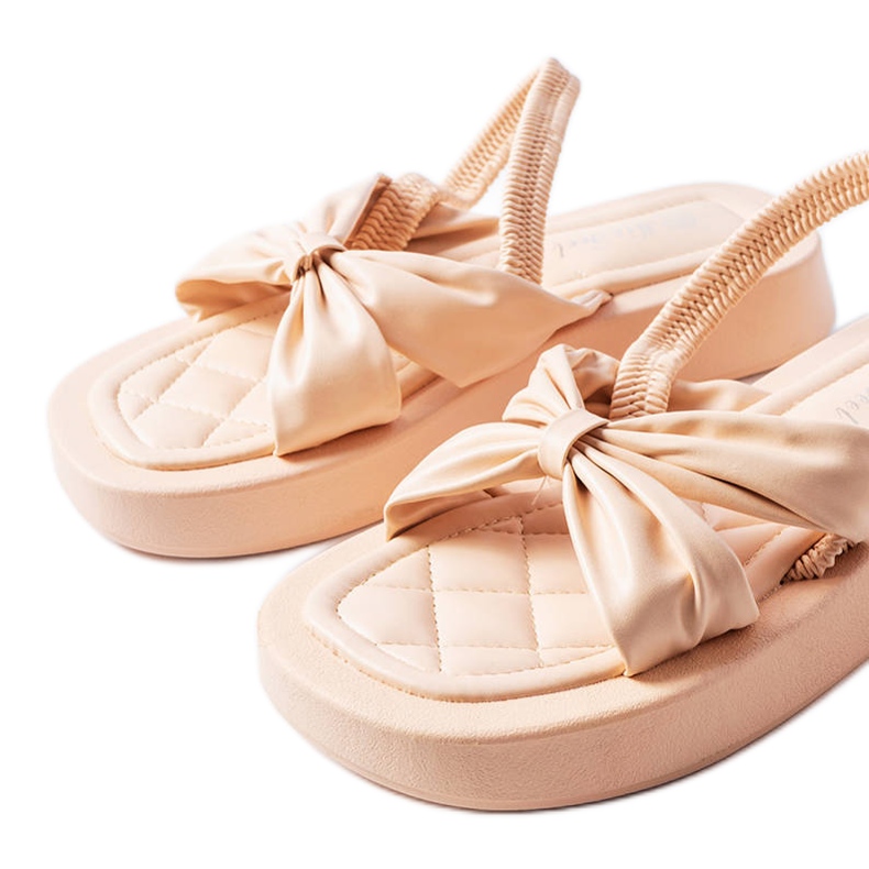 Montagnan beige-tasosandaalit