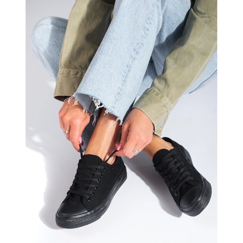 Shelovet mustat klassiset matalat tennarit