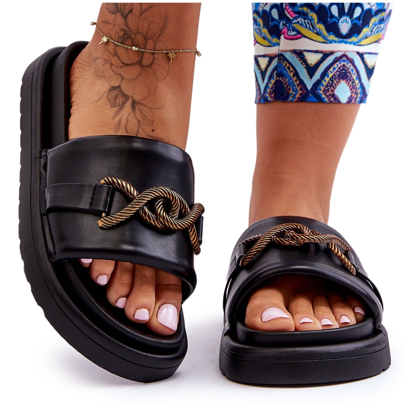 Naisten sandaalit, joissa koristelu Musta Verso