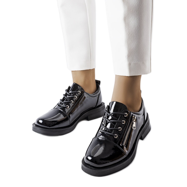 Inna Diamante naisten mustat lakatut kengät