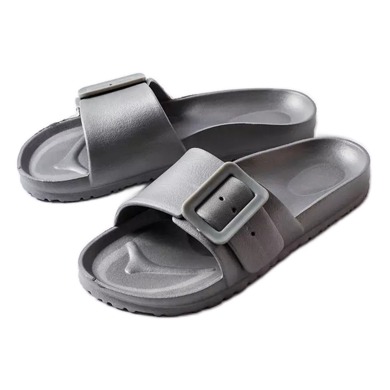 Nelmin harmaat kumiset soljet