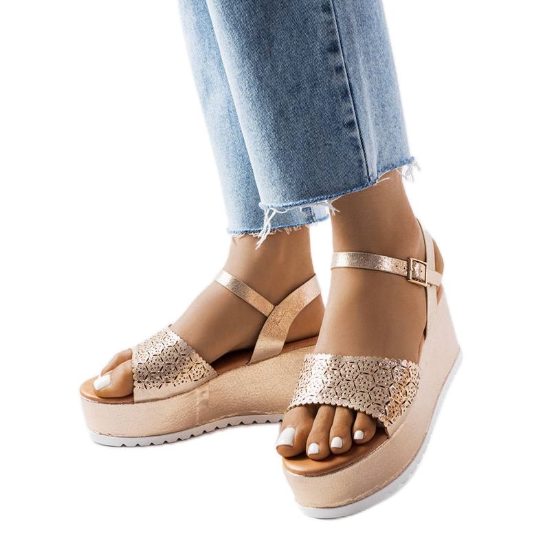 Stocktonin kultaiset harjakattoiset sandaalit kultainen