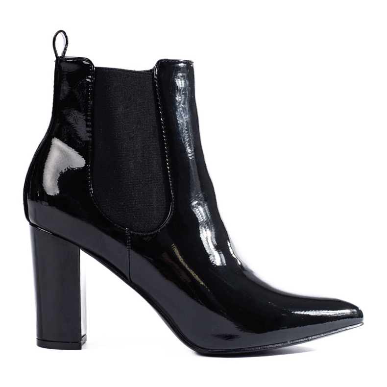 Shelovet-patenttimustat korkokengät