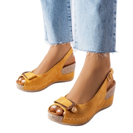 Keltaiset kiila sandaalit Laetitialta keltainen