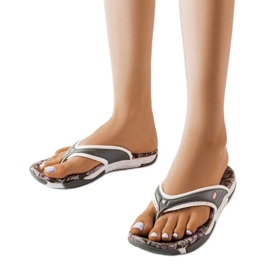 Felixin harmaat tekstiilivarvastossut kukilla