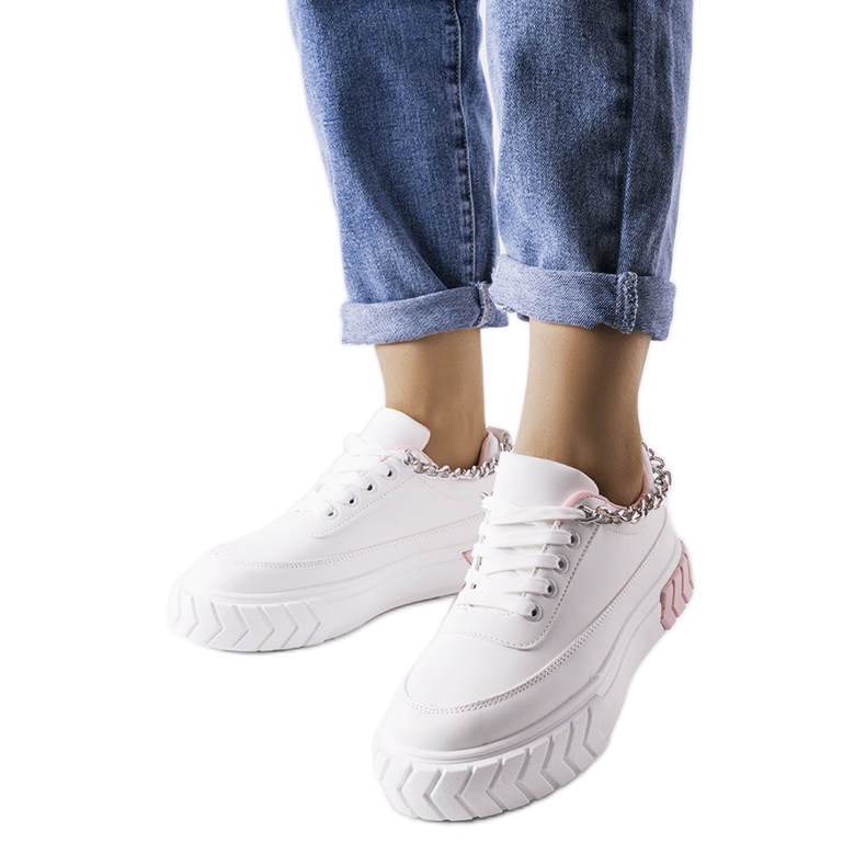 Thildan vaaleanpunaiset tennarit ketjulla valkoinen