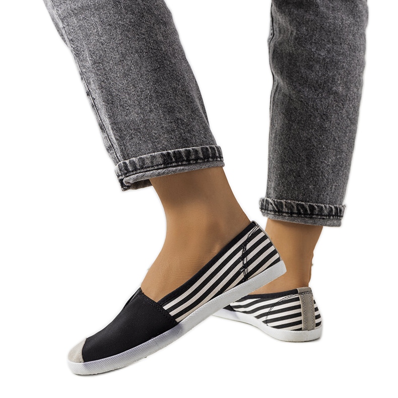 Harleen mustat tekstiililenkkarit