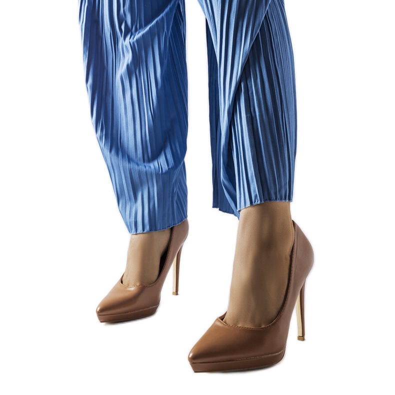 Kristinin ruskeat klassiset korkokengät