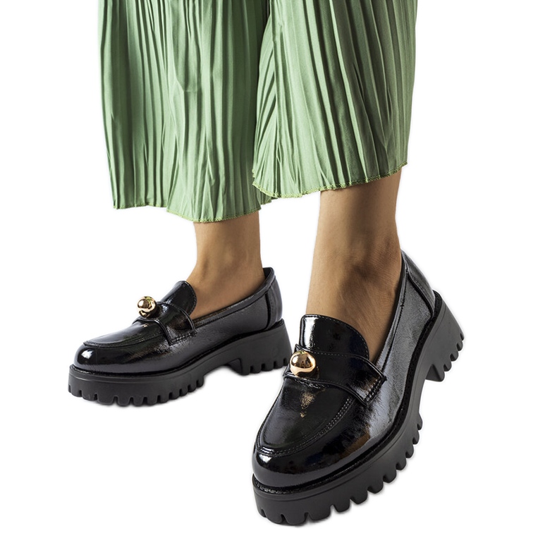 Stellan mustat lakatut kengät