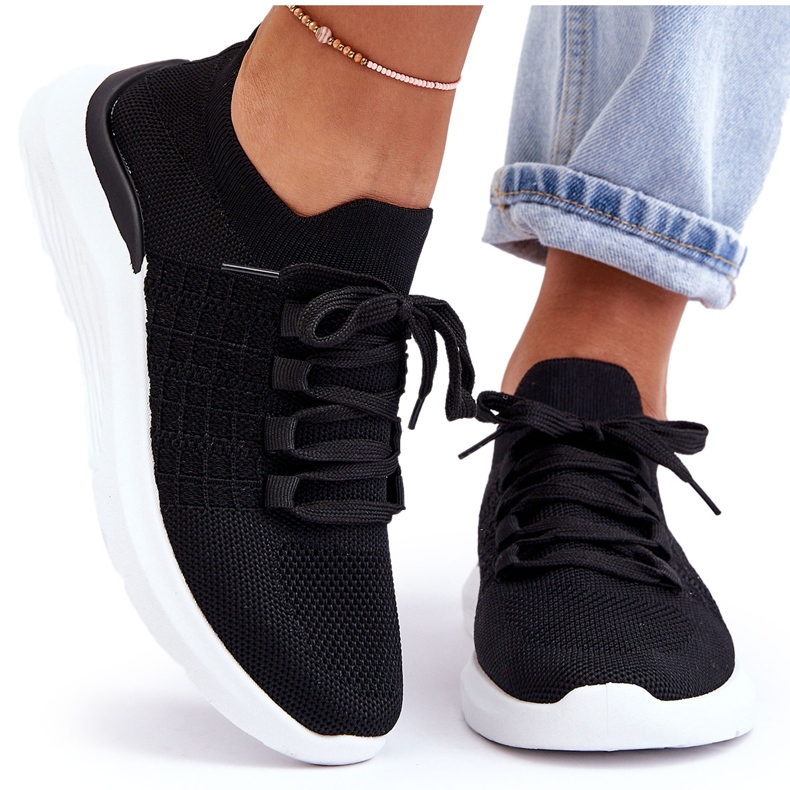 PG1 Klassiset naisten urheilukengät, musta Nickilla