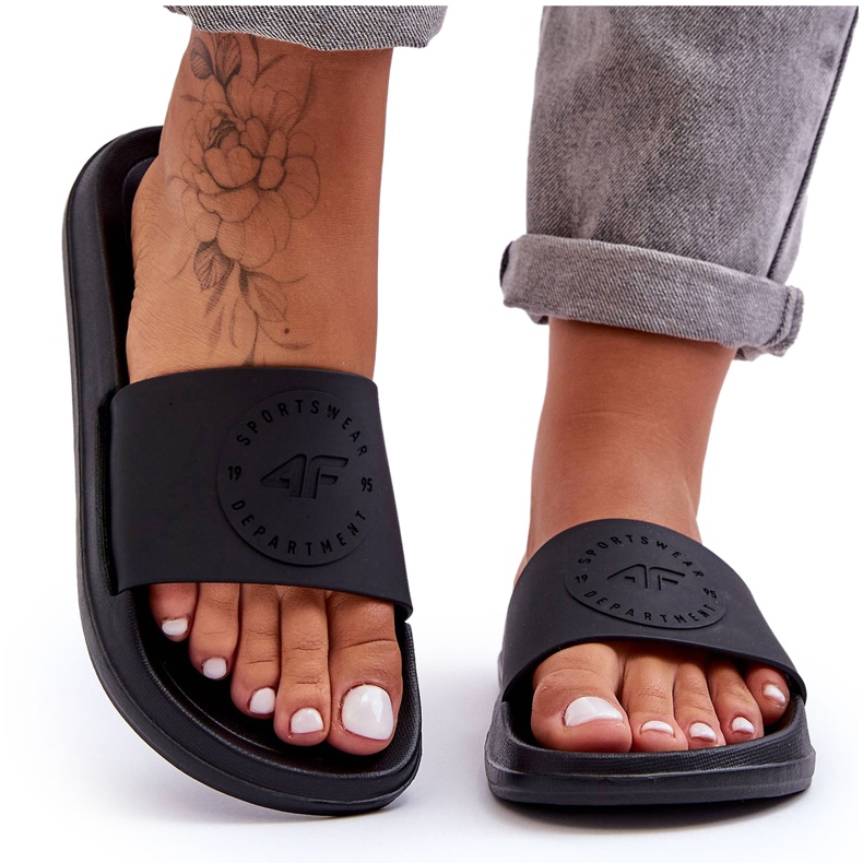 Naisten urheilutossut 4F 4FSS23FFLIF069-72S Musta