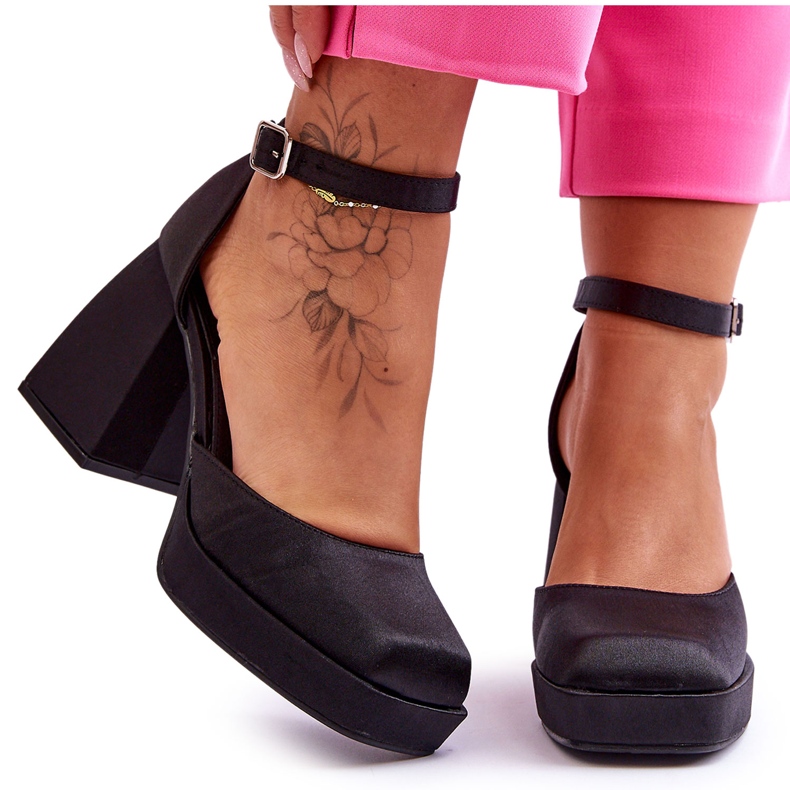 PA1 Muodikkaat pumput massiivisissa korkokengissä Black Sandia musta