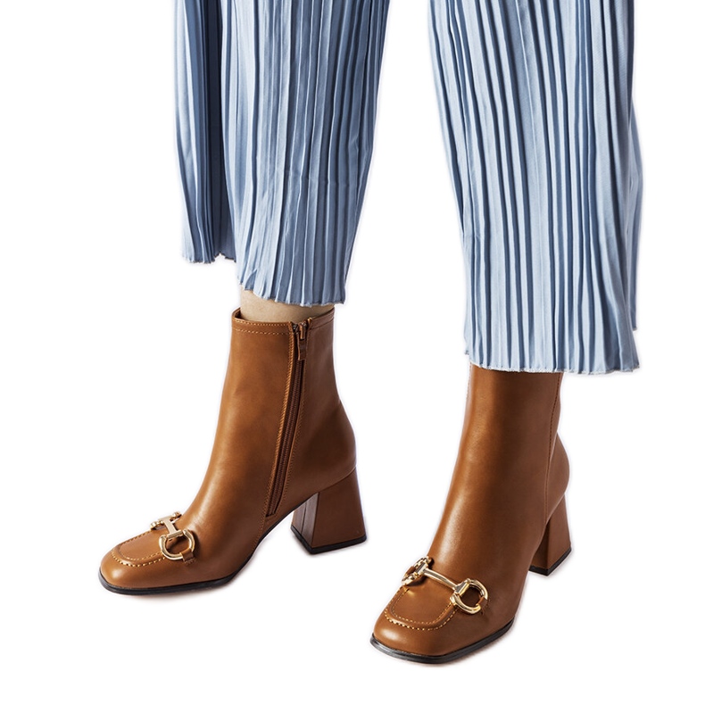 Castionen ruskeat nilkkurit