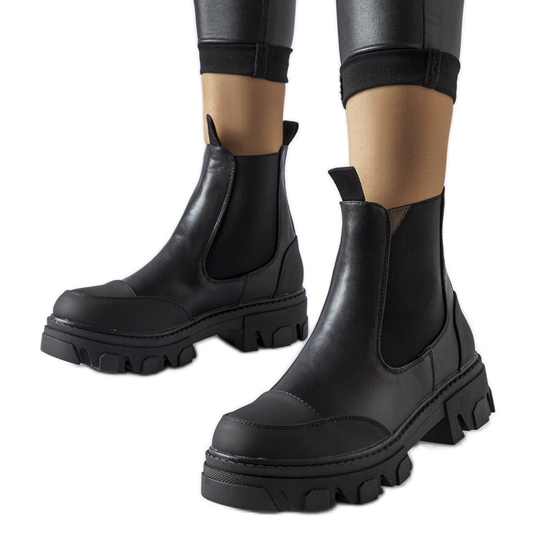 Sibylan mustat slip-on saappaat