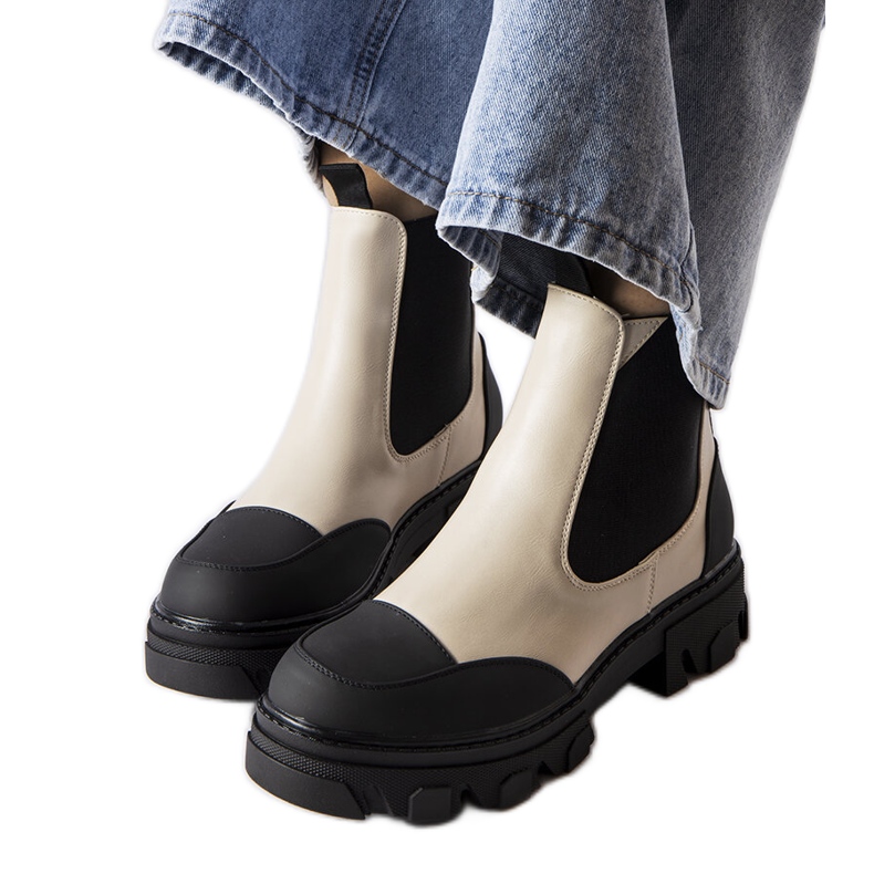 Sibylan beige-mustat slip-on-saappaat