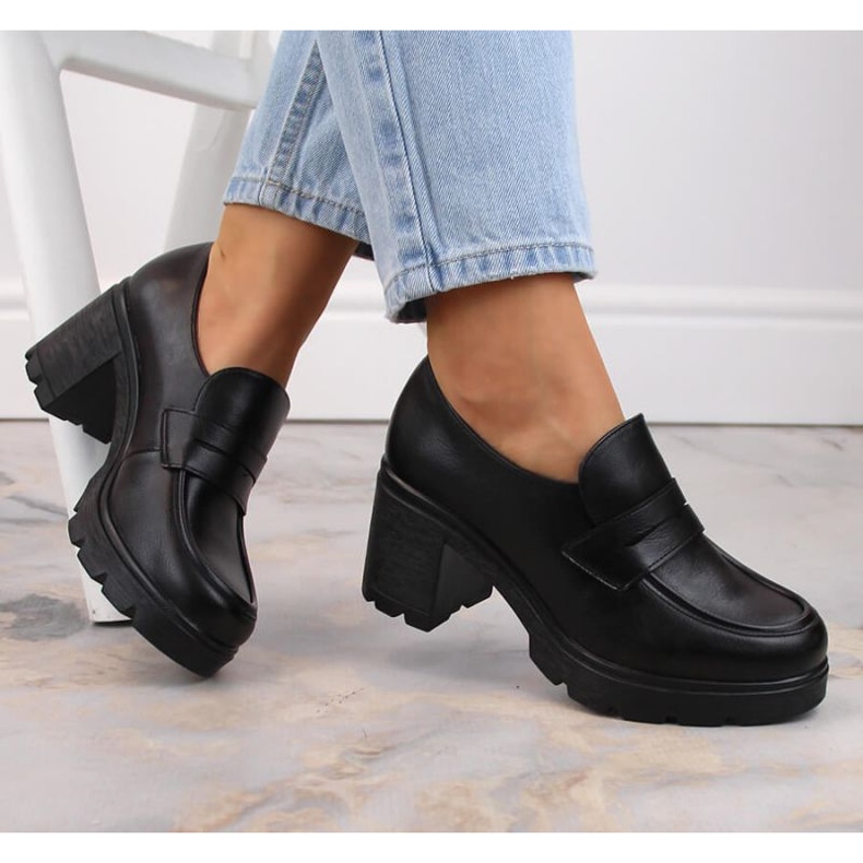 Kengät postissa Potocki W WOL166A musta