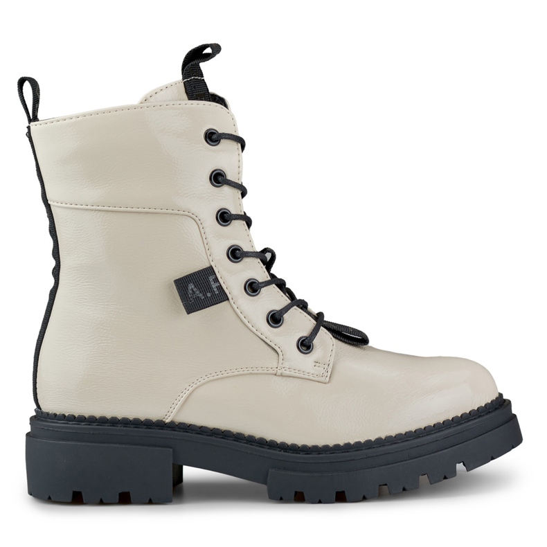 Carolen lakatut beige-väriset naisten työntekijät