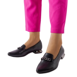 Lovato Lordsin mustat flatit, joissa nahkainen pohjallinen