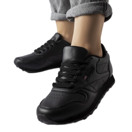 Poulsenin mustat klassiset lenkkarit