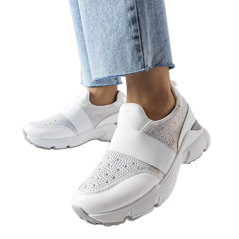 Algison valkoiset lenkkarit strassilla valkoinen