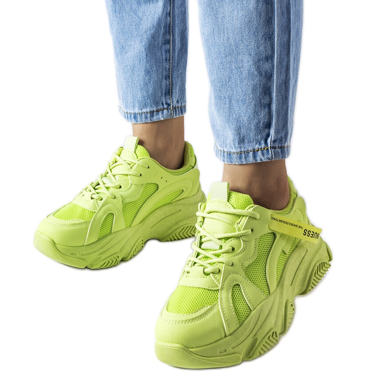 Inna Amendolan vihreät lenkkarit paksulla pohjalla