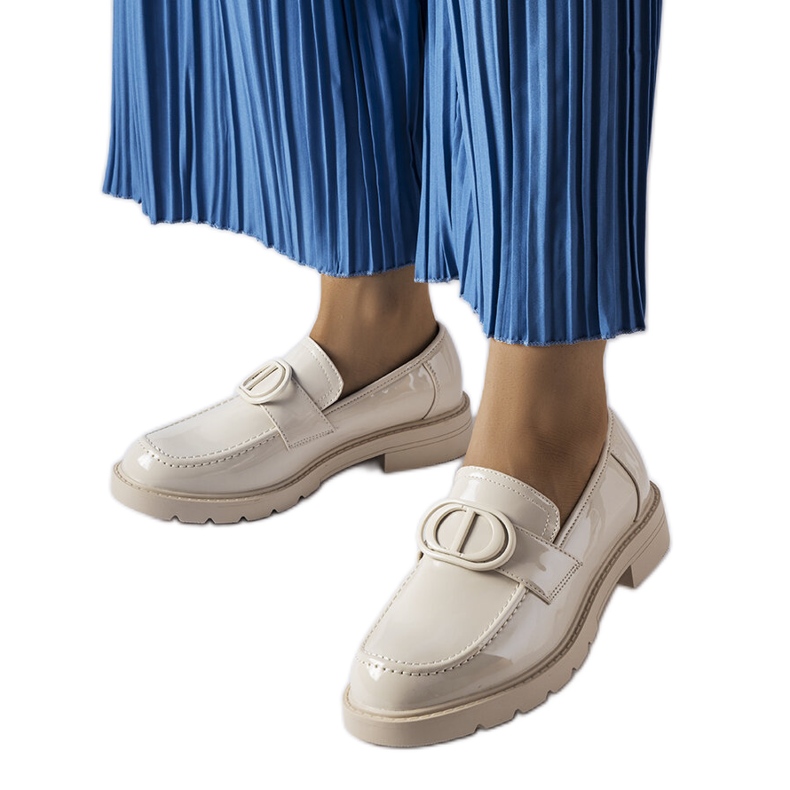 Inna Beigeksi lakatut Scranton-loaferit