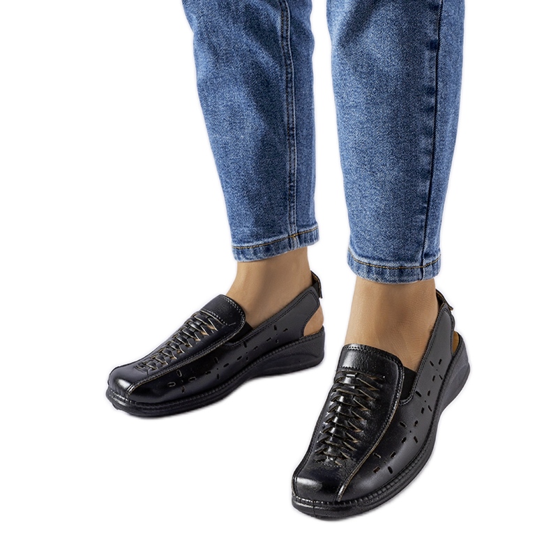 Mustat Glafi harjakattoiset sandaalit