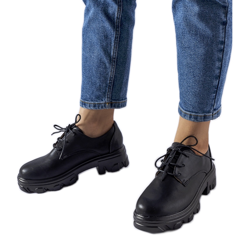 Mustat Kelly kengät