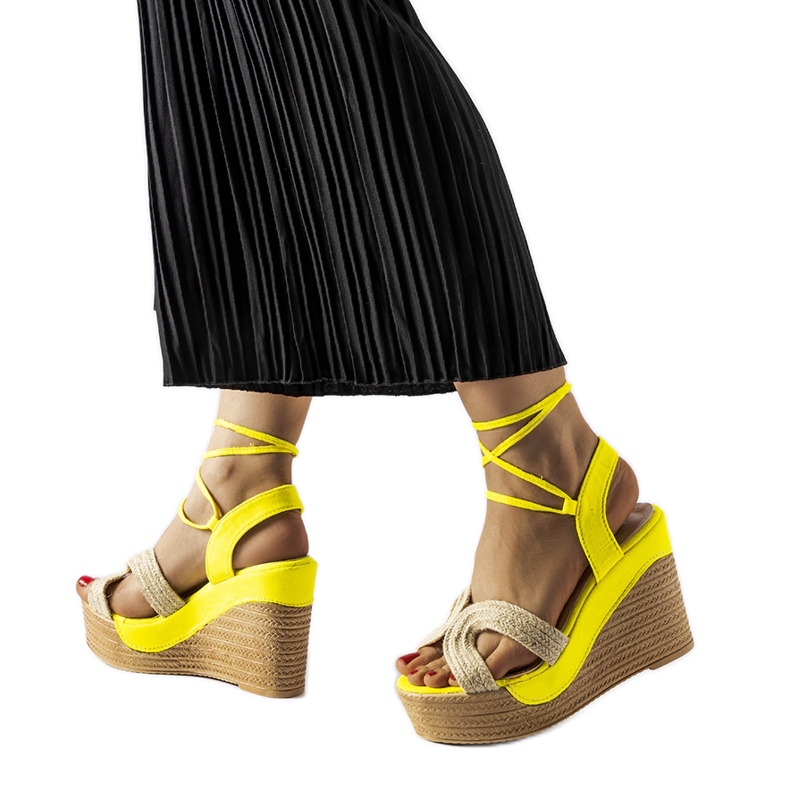 Keltaiset espadrillit Berta-kiiloilla beige