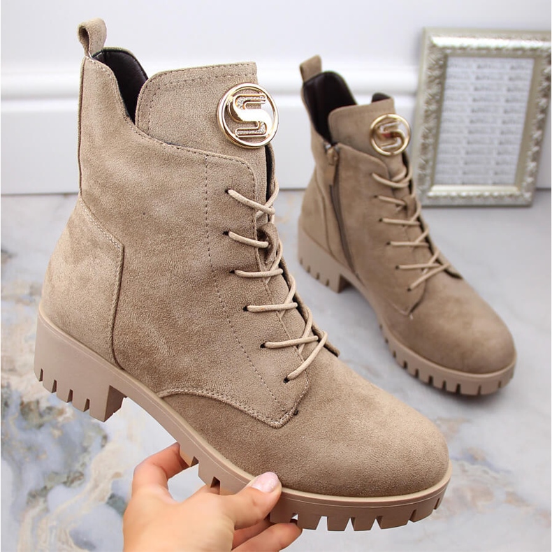 M. DASZYŃSKI Mokkasaappaat korkealla kantapäällä ja alustalla, eristetty beige M.Daszyński MR1813-38