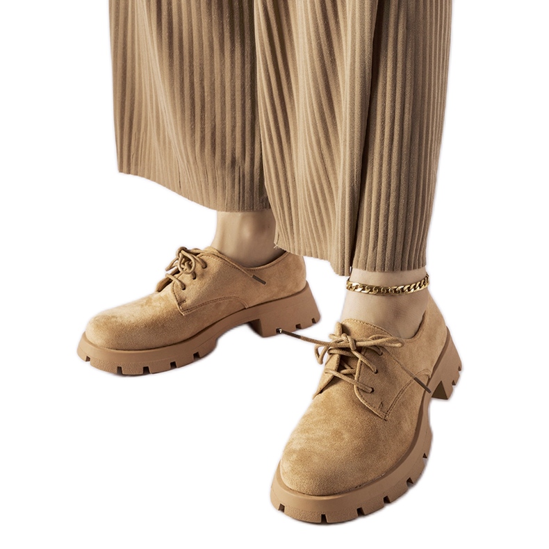 Colemanin ruskeat kengät massiivisella pohjalla