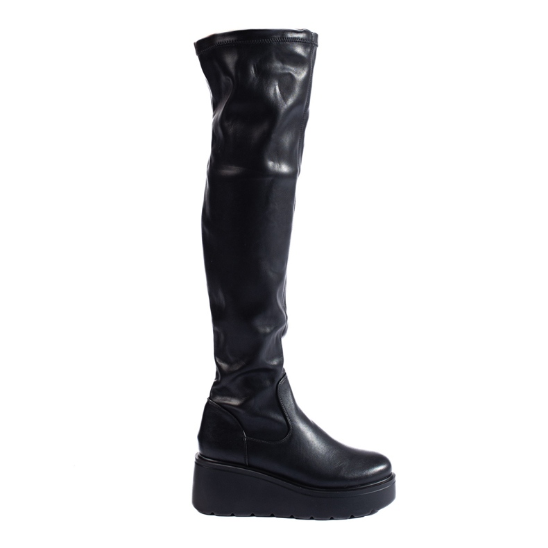 Mustat ekonahkaiset muskettisoturit Shelovetin alustalla