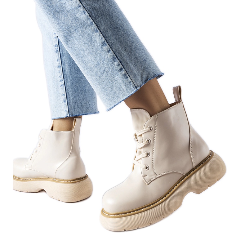 Beiget työntekijöiden saappaat paksulla Sacco-tasolla