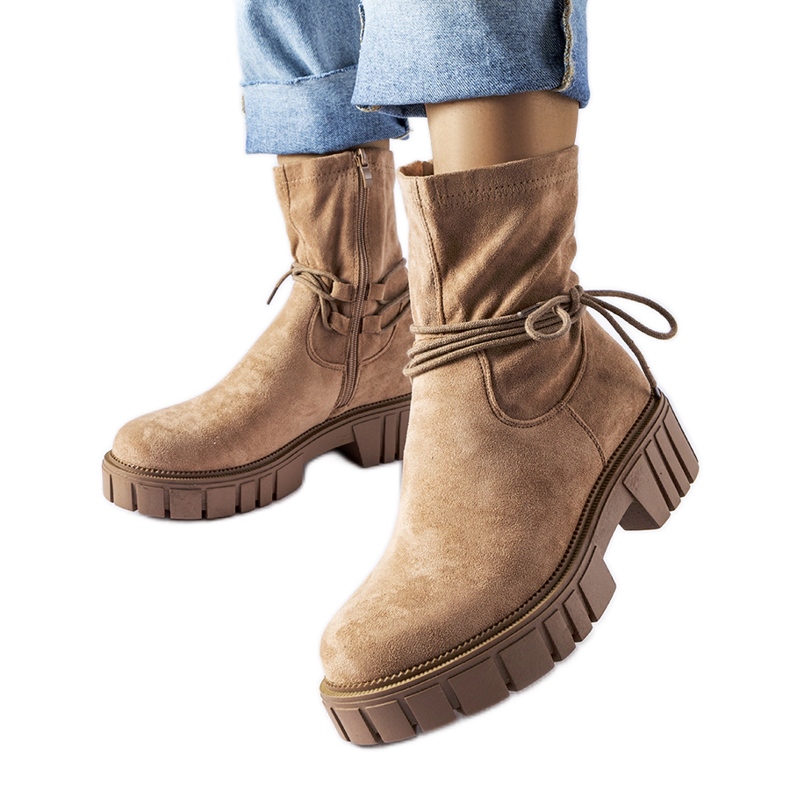 Beiget nilkkurit Averardon solmioilla