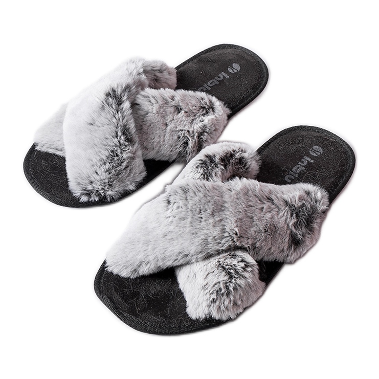 Domenican harmaat turkistossut